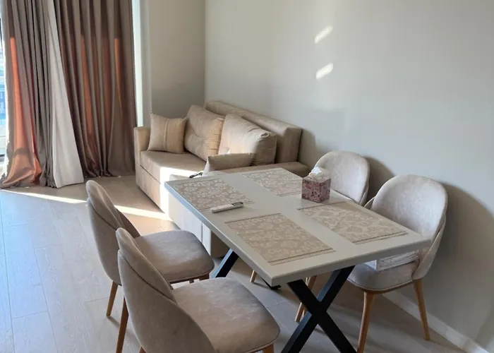 Solid House Perla * 马马亚